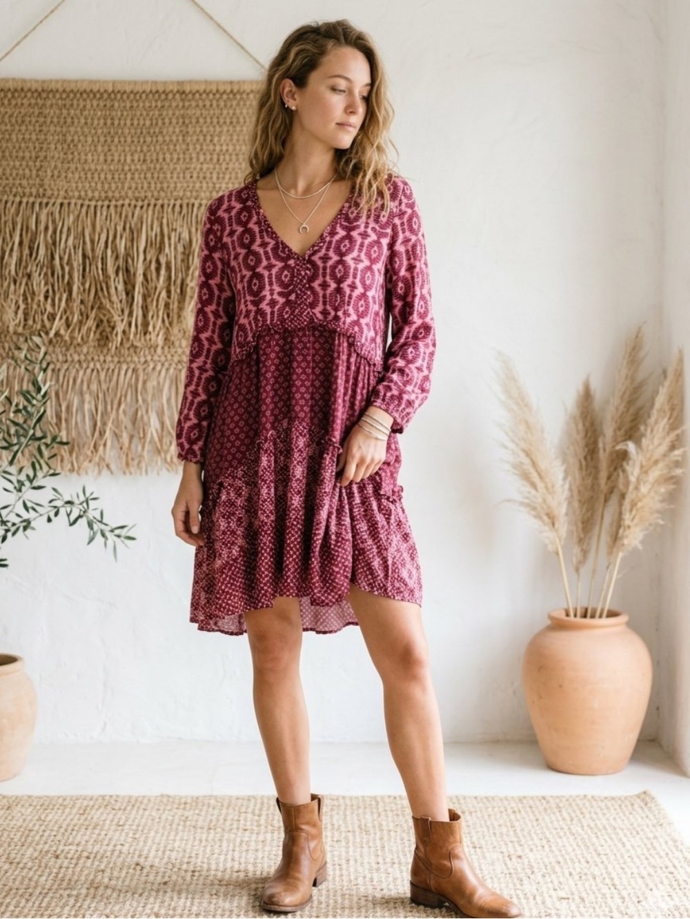 By Anthropolgie tiered v neck mini dress long sleeve size L red/pink